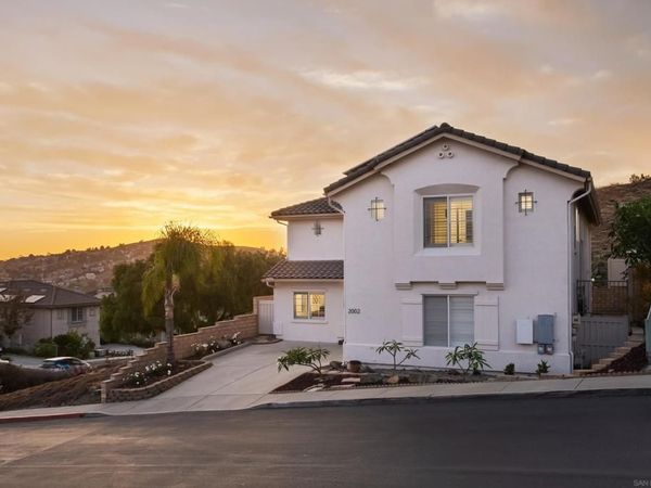 2002 Pointe Pkwy, San Diego, CA 91978