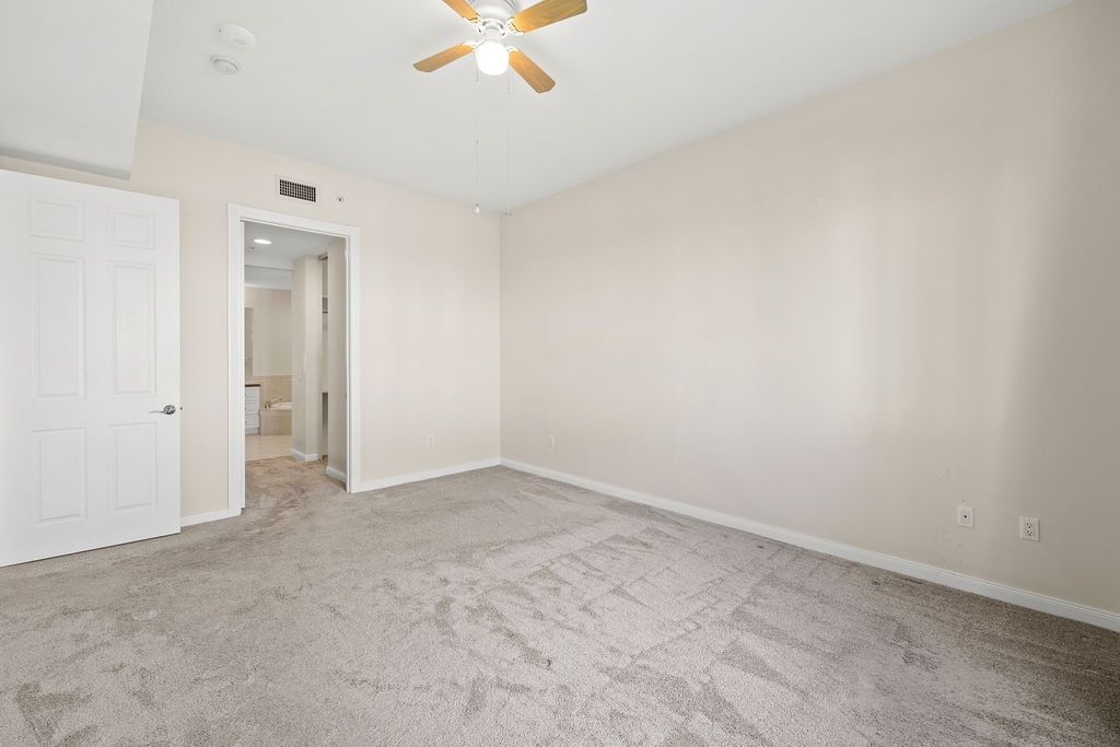 17 Harbour Isle Drive W, Unit 103, Fort Pierce, FL 34949 Photo