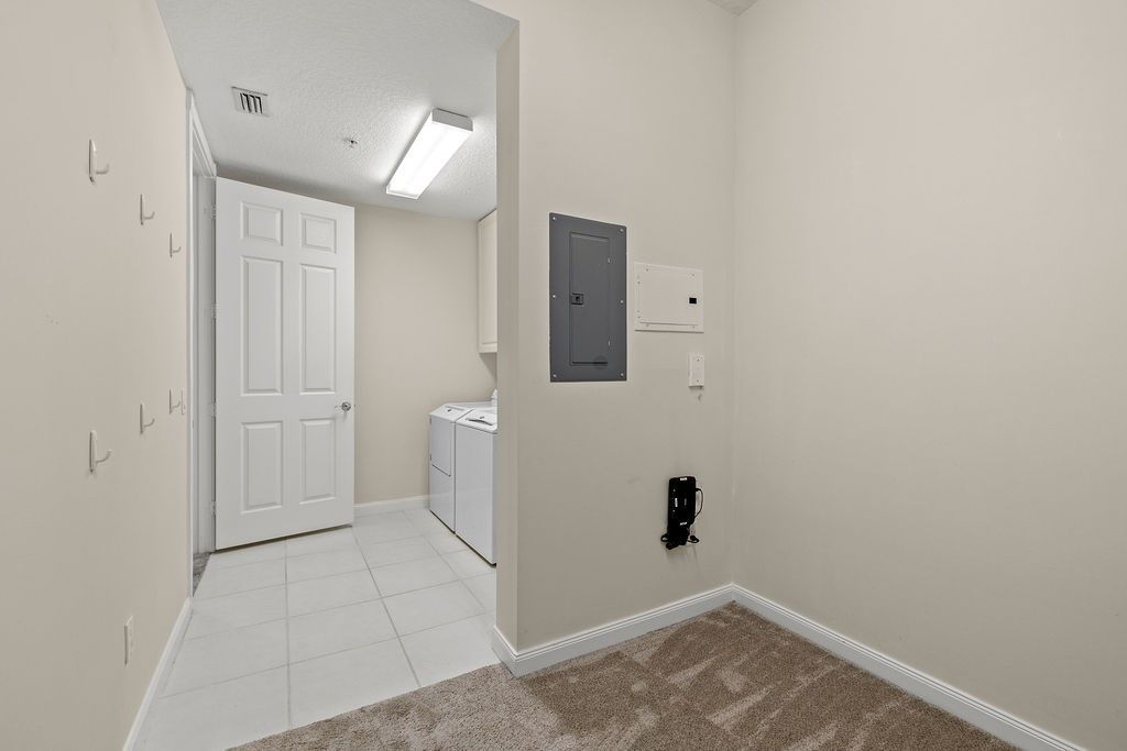 17 Harbour Isle Drive W, Unit 103, Fort Pierce, FL 34949 Photo