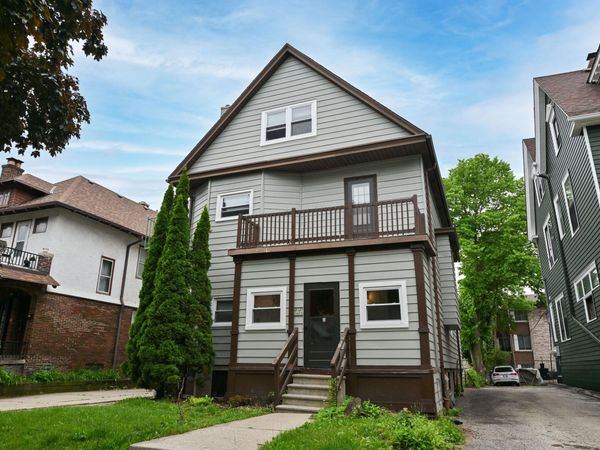2621 N Maryland Ave, Milwaukee, WI 53211