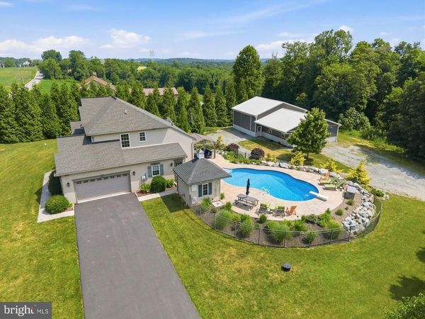 2905 DETTINGER ROAD, BROGUE, PA 17309