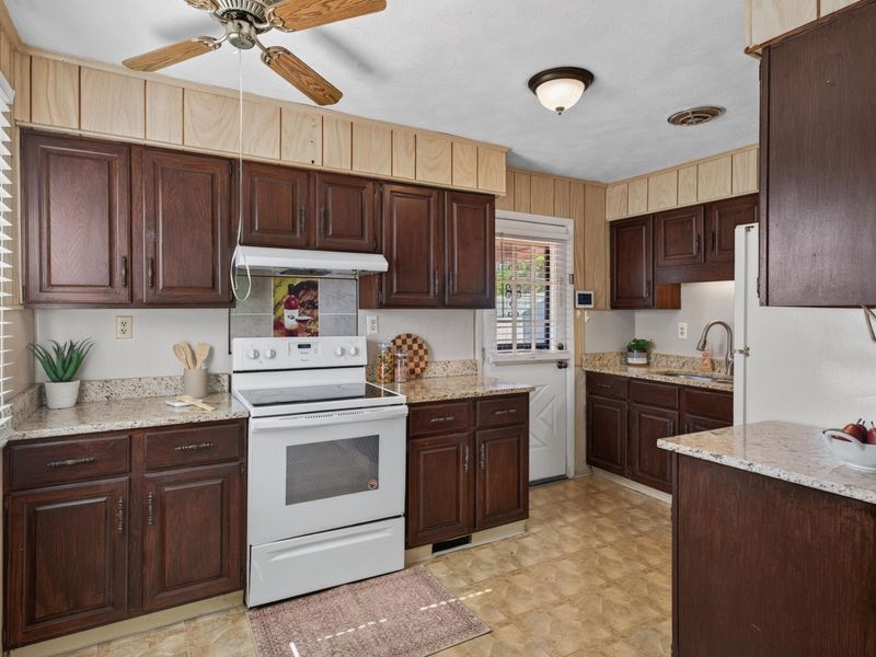 1765 Huy Road, Columbus, OH 43224 Photo 7