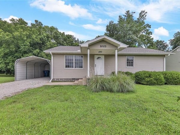 1003 S Ridgeway Street, Caney, KS 67333