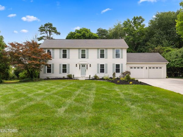728 Woodchase Drive, Knoxville, TN 37934