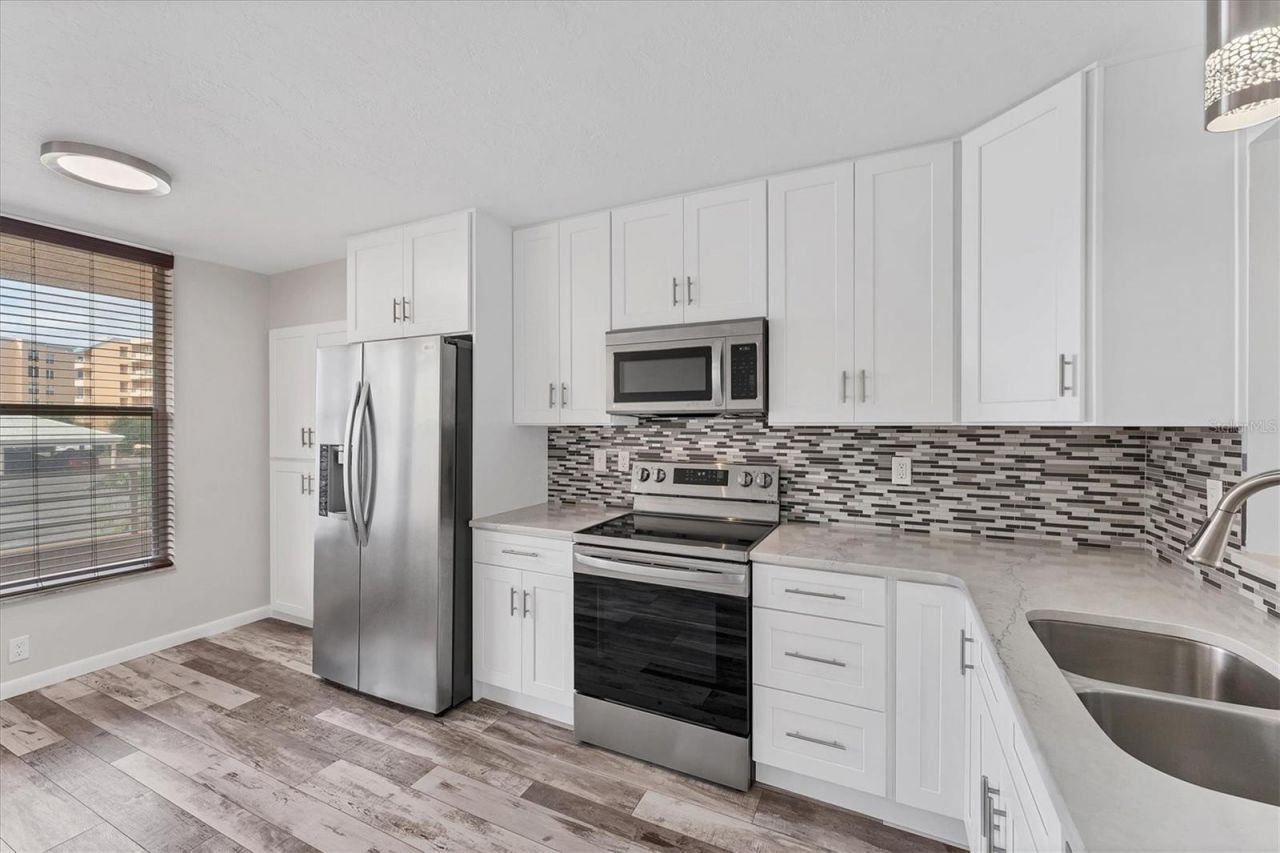 4530 Pinebrook Circle , Unit 208, Bradenton, FL 34209 Photo
