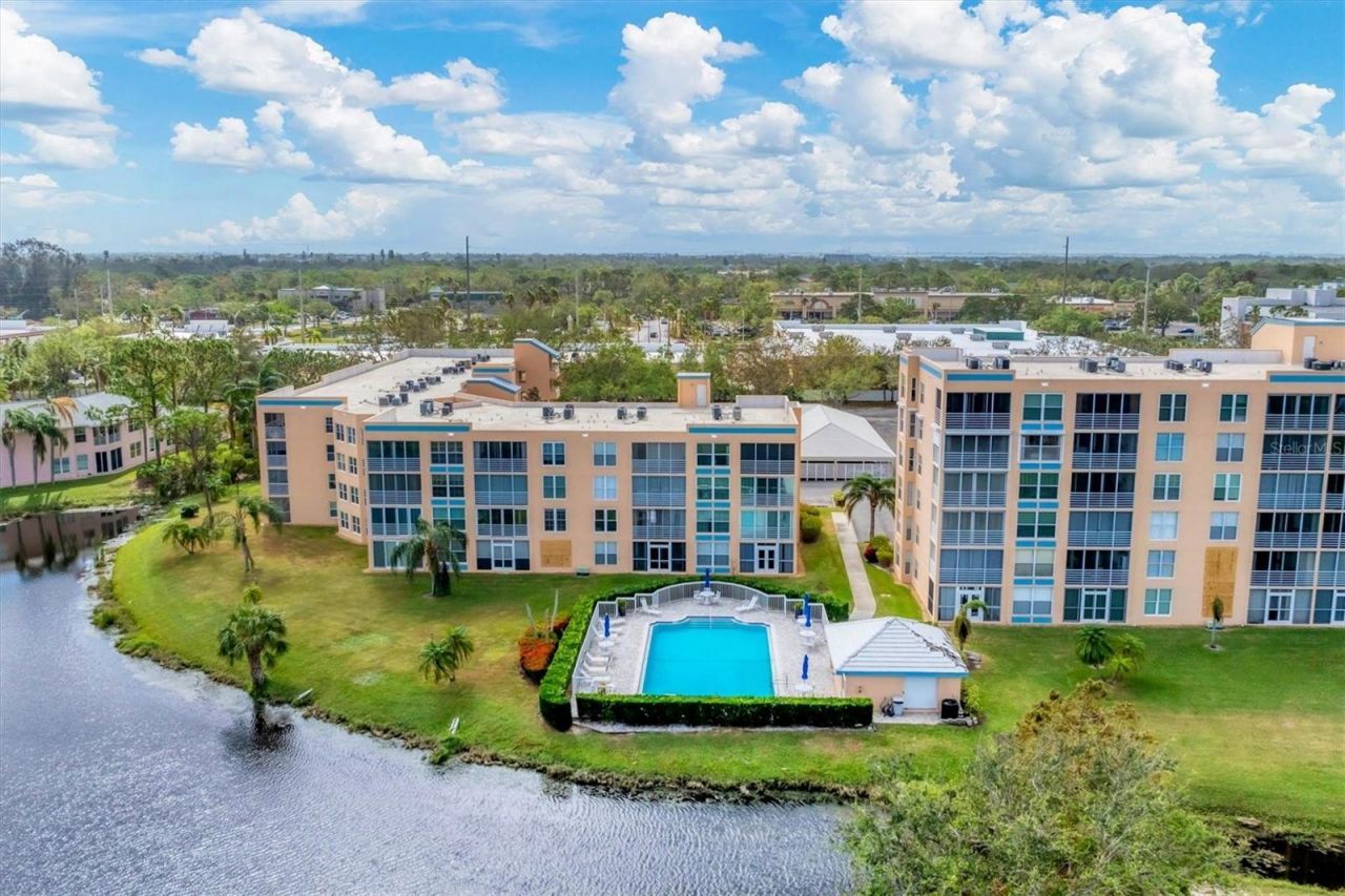 4530 Pinebrook Circle , Unit 208, Bradenton, FL 34209 Photo