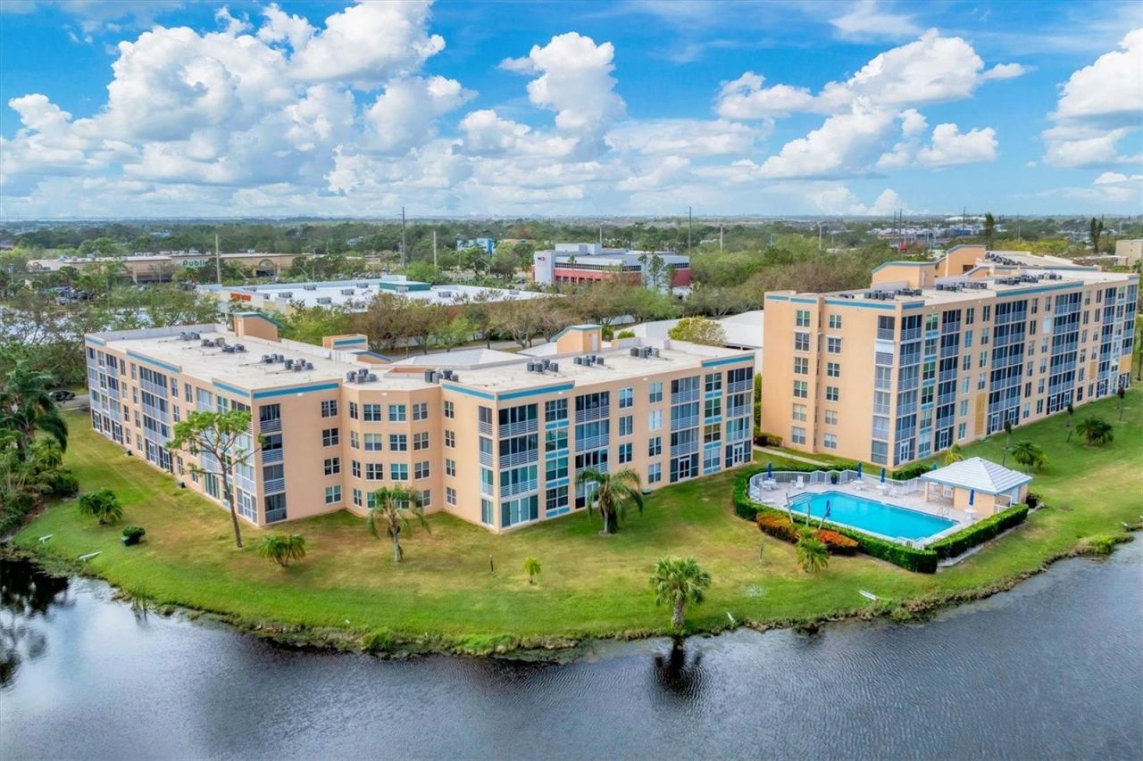 4530 Pinebrook Circle , Unit 208, Bradenton, FL 34209 Photo