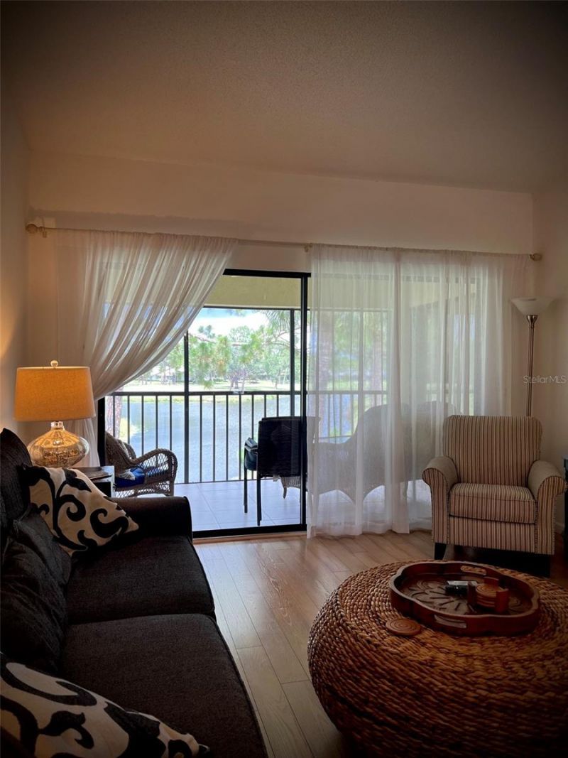 4606 Weybridge, Unit 26, Sarasota, FL 34235 Photo