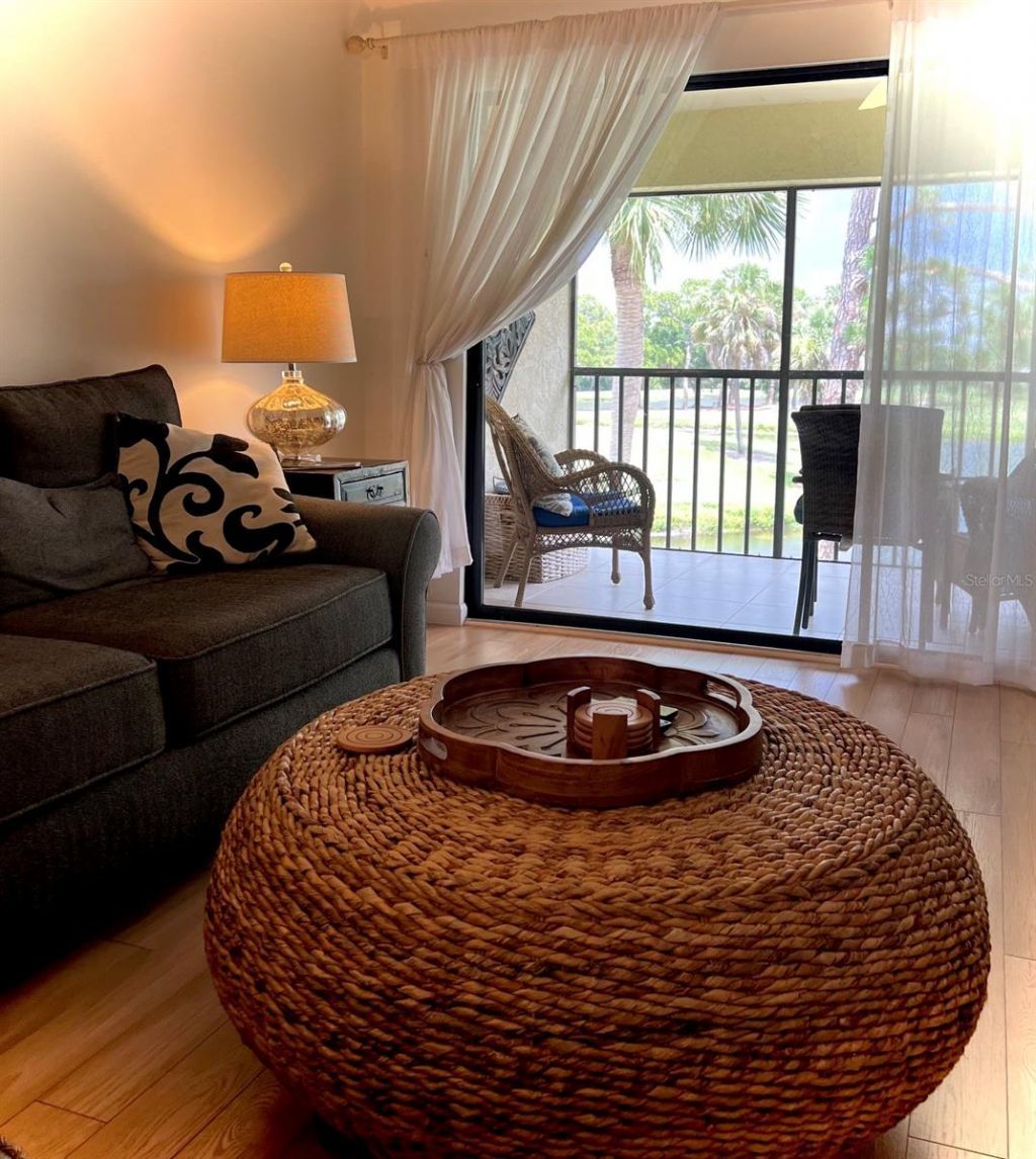 4606 Weybridge, Unit 26, Sarasota, FL 34235 Photo