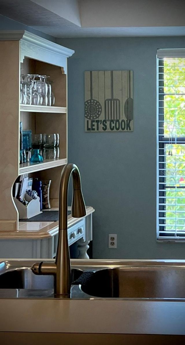 4606 Weybridge, Unit 26, Sarasota, FL 34235 Photo