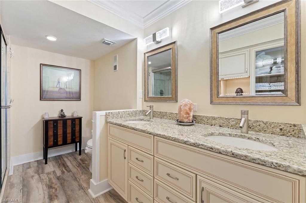 555 Park Shore Dr, Unit B513, Naples, FL 34103 Photo