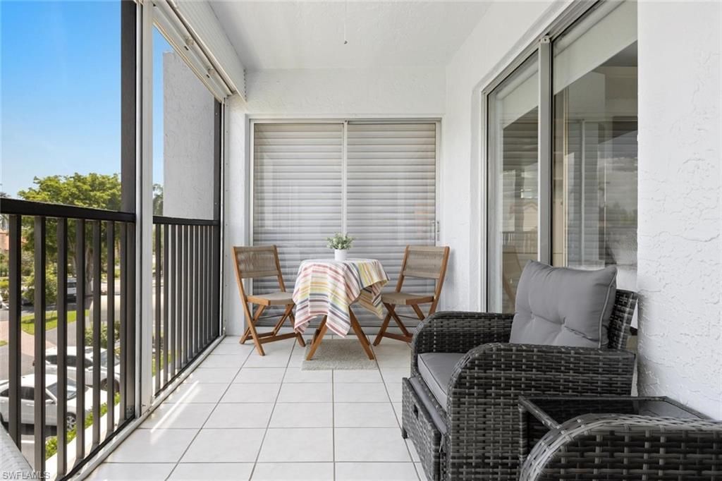555 Park Shore Dr , Unit B302, Naples, FL 34103 Photo