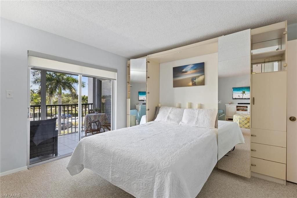 555 Park Shore Dr , Unit B302, Naples, FL 34103 Photo