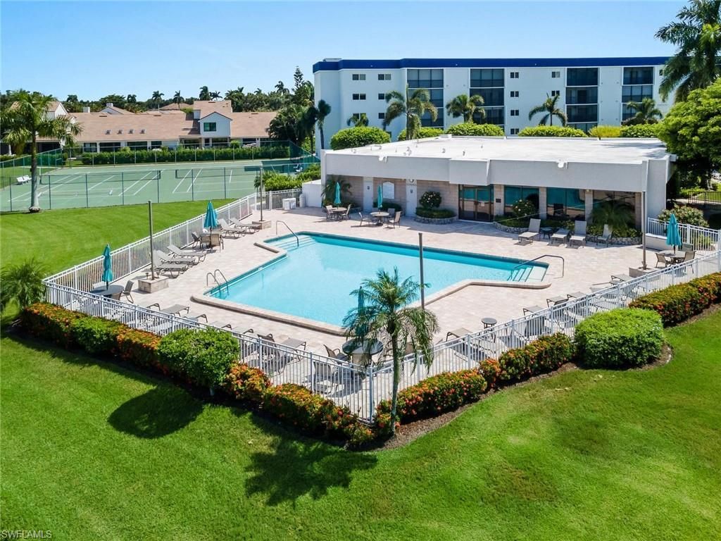 555 Park Shore Dr , Unit B302, Naples, FL 34103 Photo