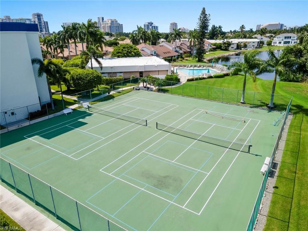 555 Park Shore Dr , Unit B302, Naples, FL 34103 Photo