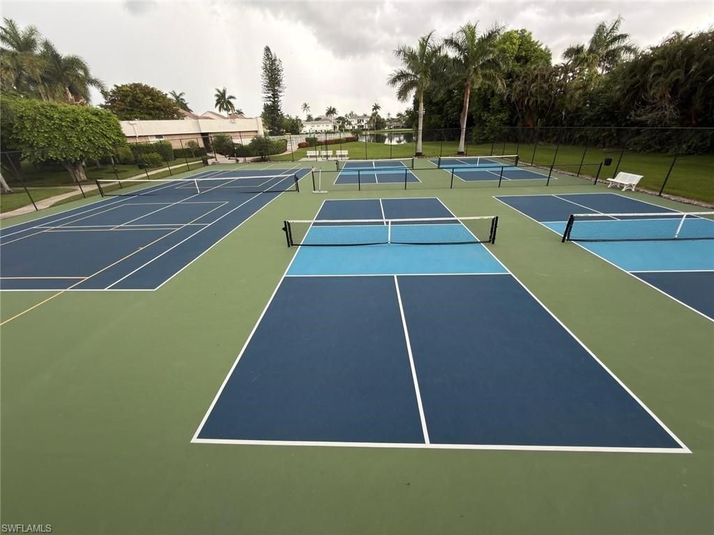 555 Park Shore Dr , Unit B302, Naples, FL 34103 Photo