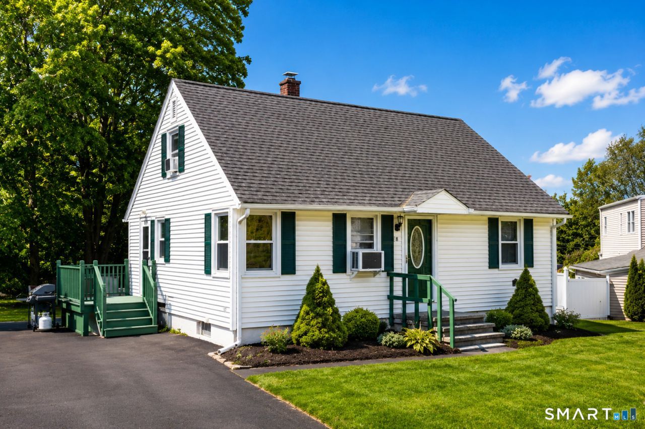 18 Crestwood, Waterbury, CT 06704 Main Photo