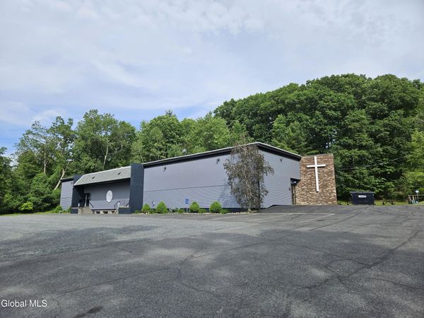 42 Woodward Avenue, Troy, NY 12180