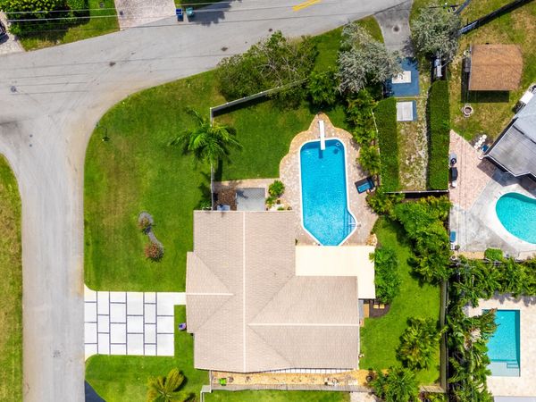 1420 NE 42nd Court, Oakland Park, FL 33334