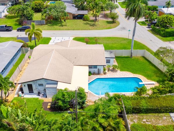 1420 NE 42nd Court, Oakland Park, FL 33334