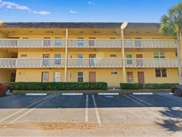 6020 NW 64th Avenue, Unit 208, Tamarac, FL 33319
