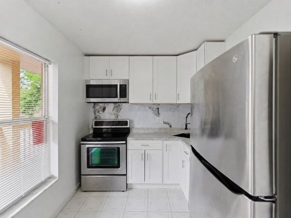 6020 NW 64th Avenue, Unit 208, Tamarac, FL 33319