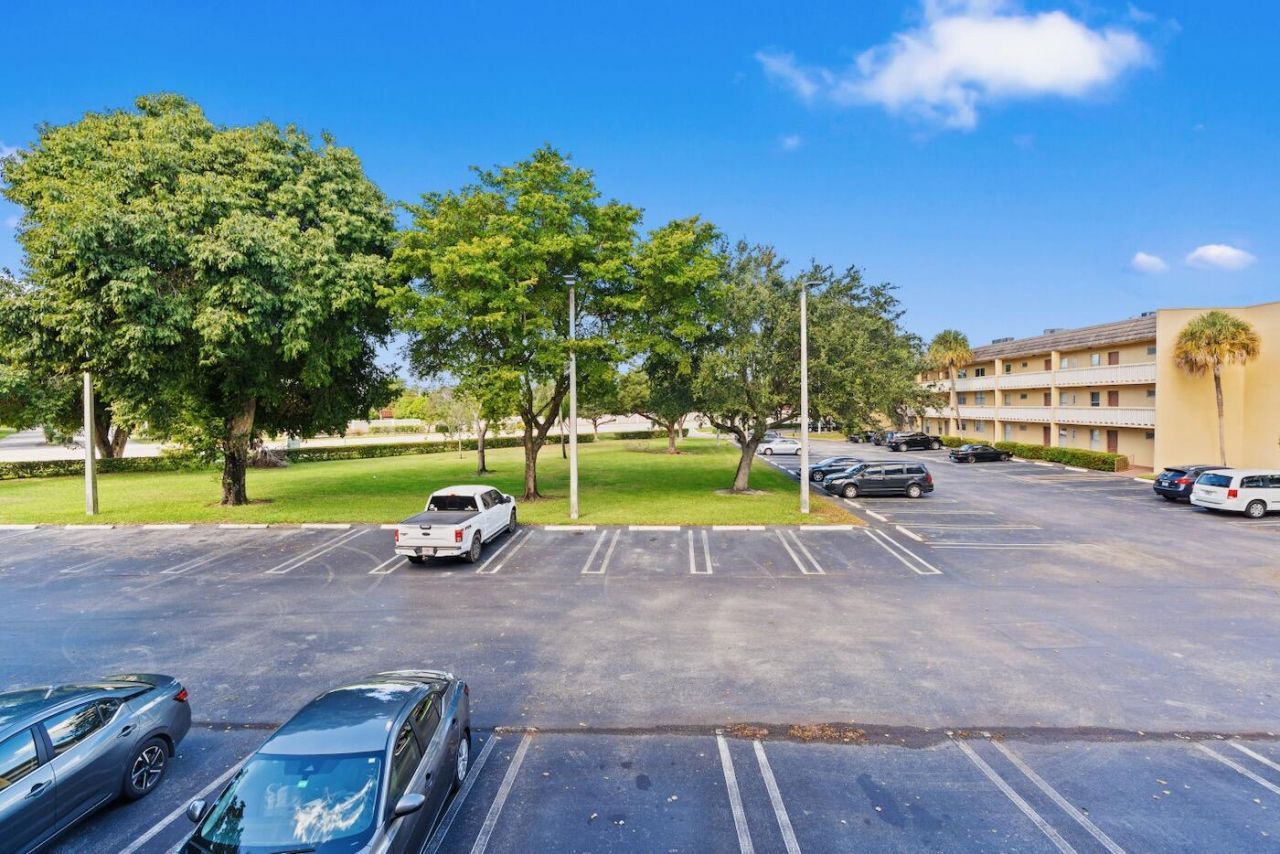 6020 NW 64th Avenue, Unit 208, Tamarac, FL 33319 Photo