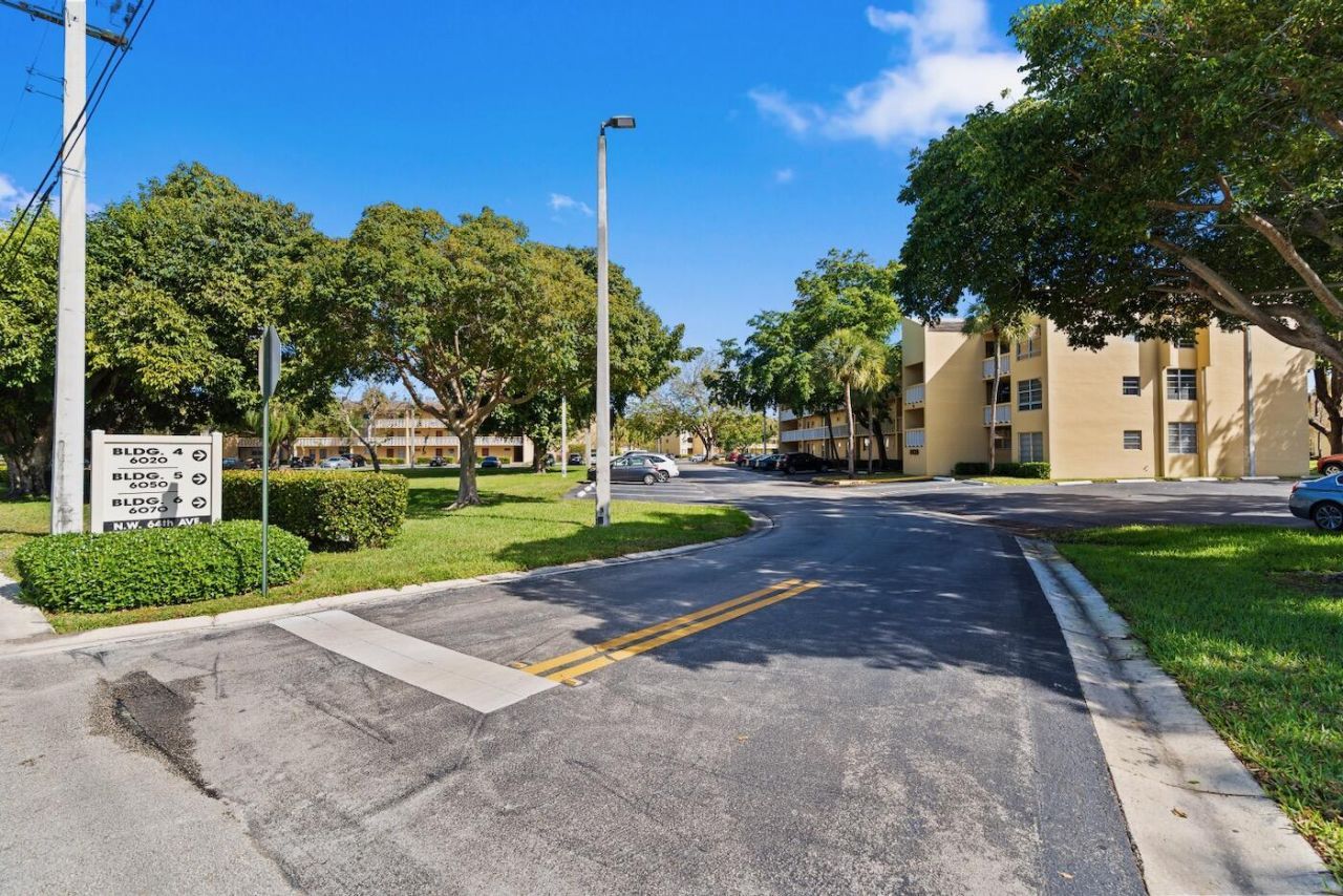 6020 NW 64th Avenue, Unit 208, Tamarac, FL 33319 Photo