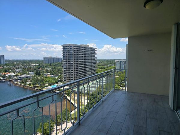 11111 Biscayne Blvd , Unit 17D, Miami, FL 33181