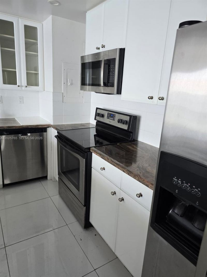 11111 Biscayne Blvd , Unit 17D, Miami, FL 33181 Photo