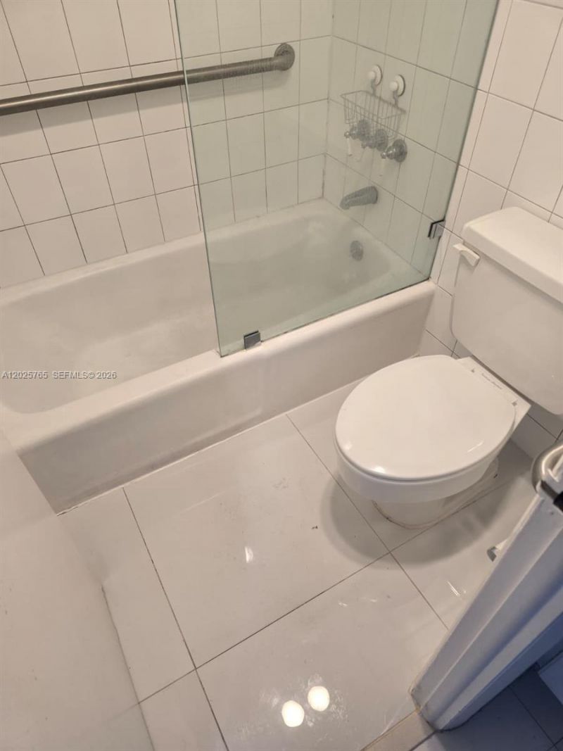 11111 Biscayne Blvd , Unit 17D, Miami, FL 33181 Photo
