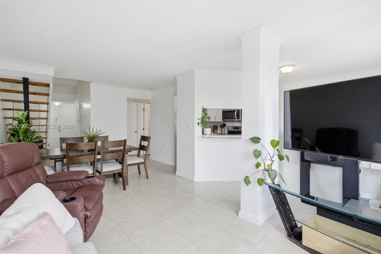 8335 SW 152nd Ave , Unit B-411, Miami, FL 33193 Photo