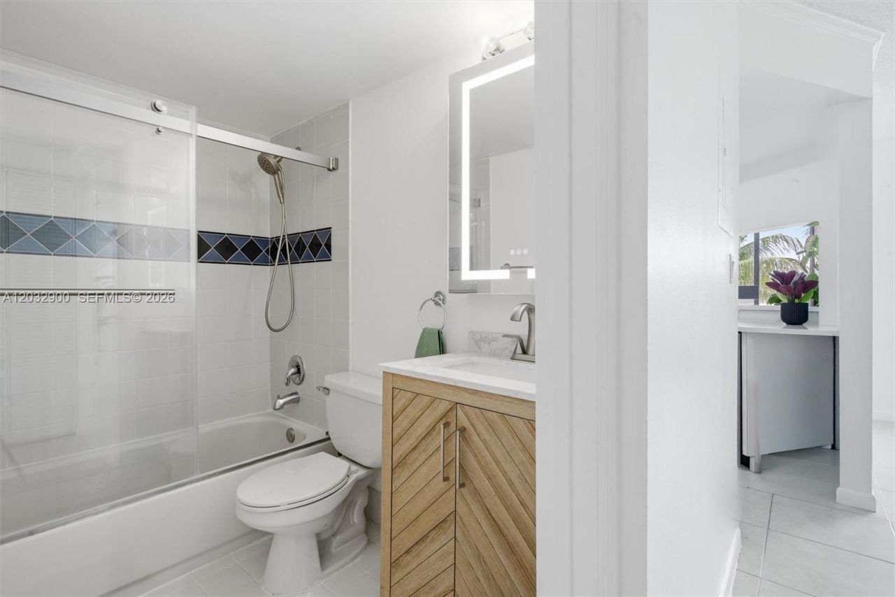 8335 SW 152nd Ave , Unit B-411, Miami, FL 33193 Photo