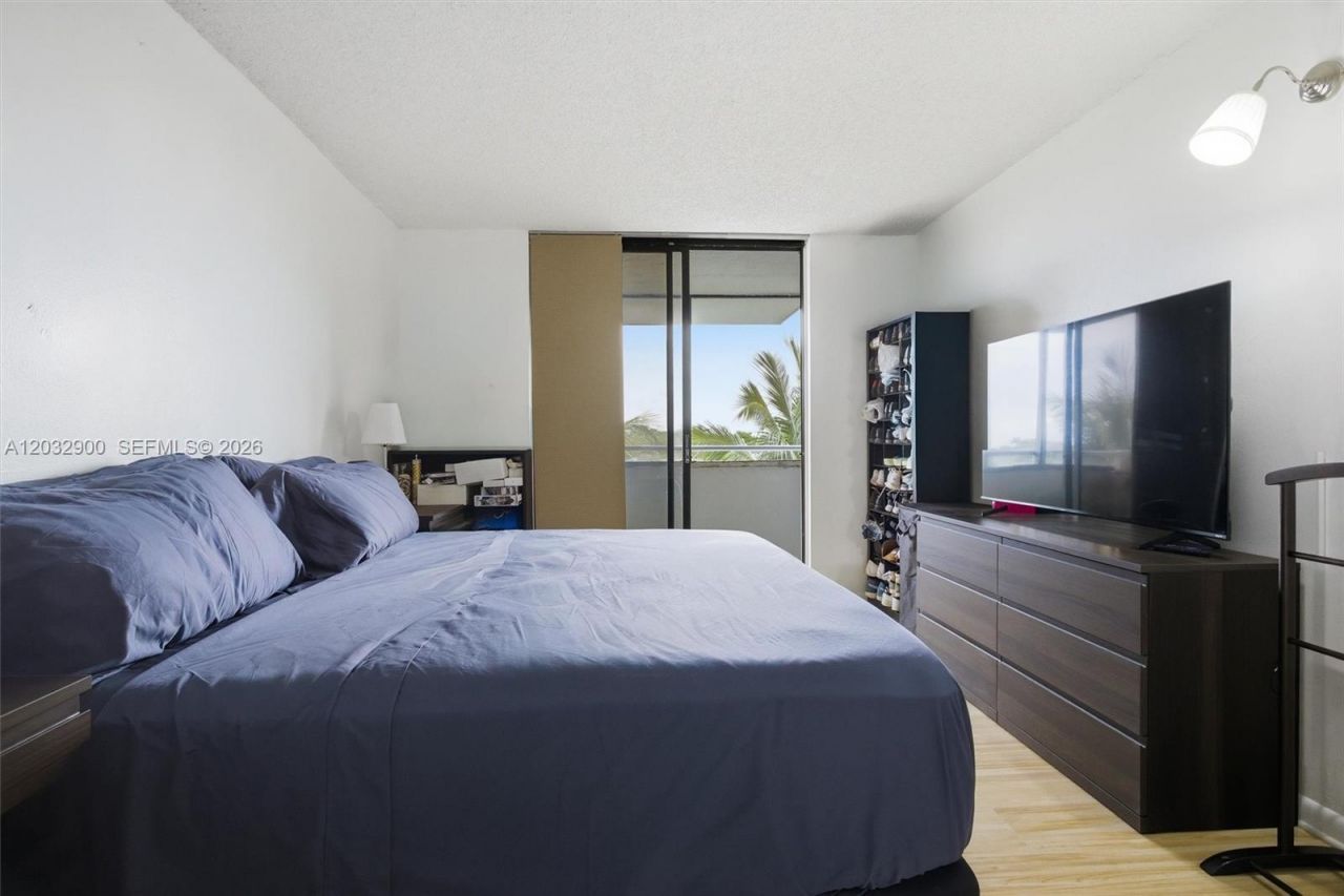 8335 SW 152nd Ave , Unit B-411, Miami, FL 33193 Photo