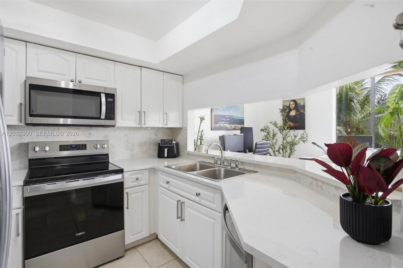 8335 SW 152nd Ave , Unit B-411, Miami, FL 33193 Photo