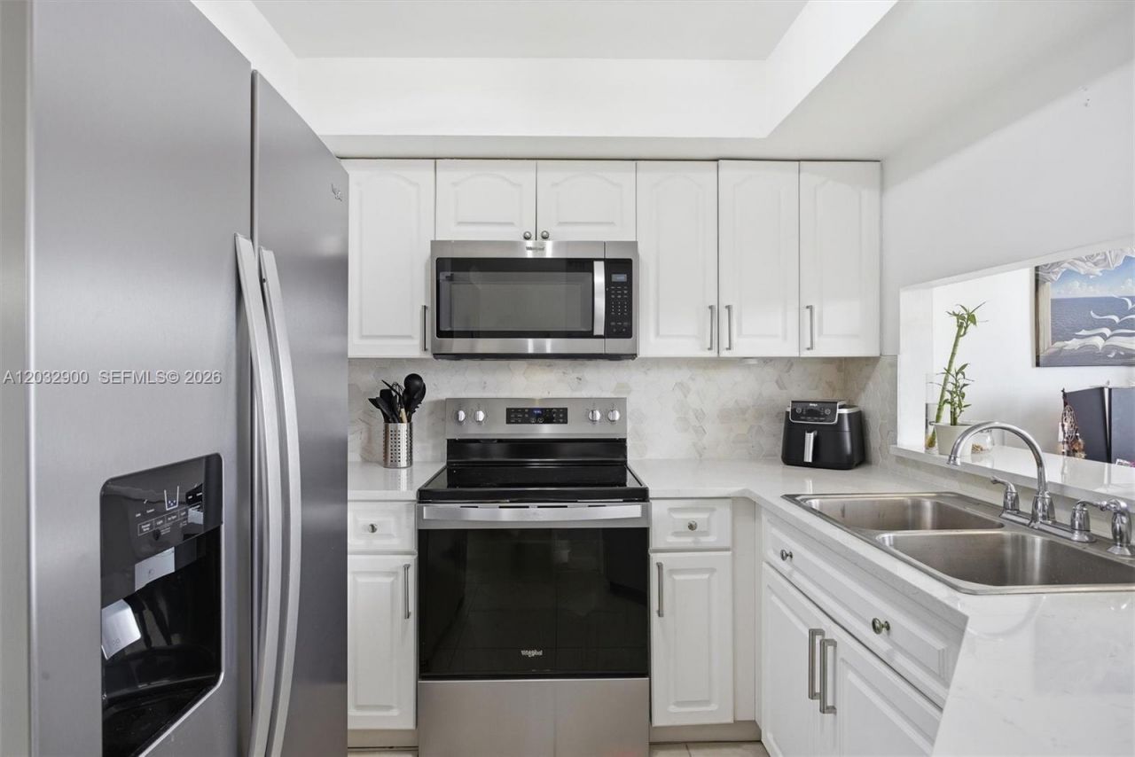 8335 SW 152nd Ave , Unit B-411, Miami, FL 33193 Photo