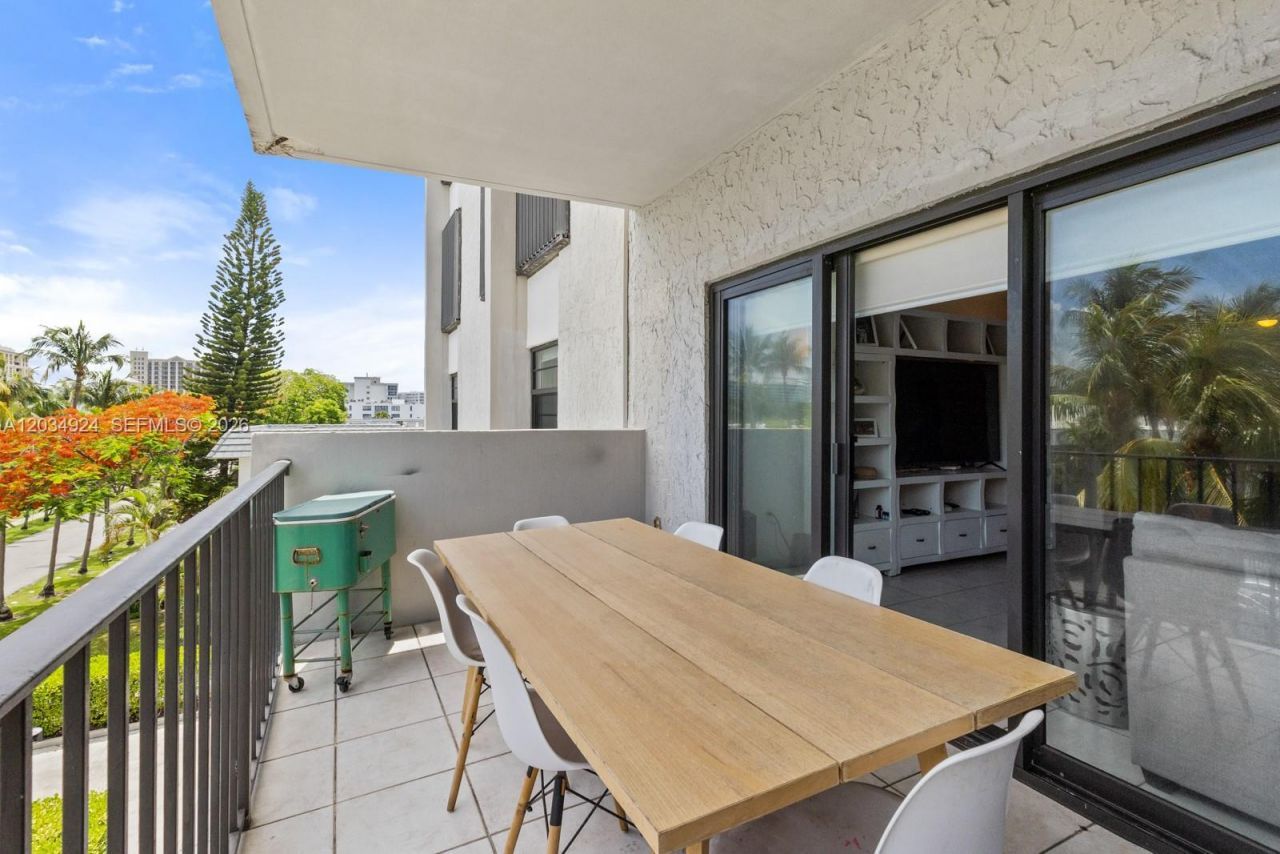 575 Crandon Blvd, Unit 413, Key Biscayne, FL 33149 Photo