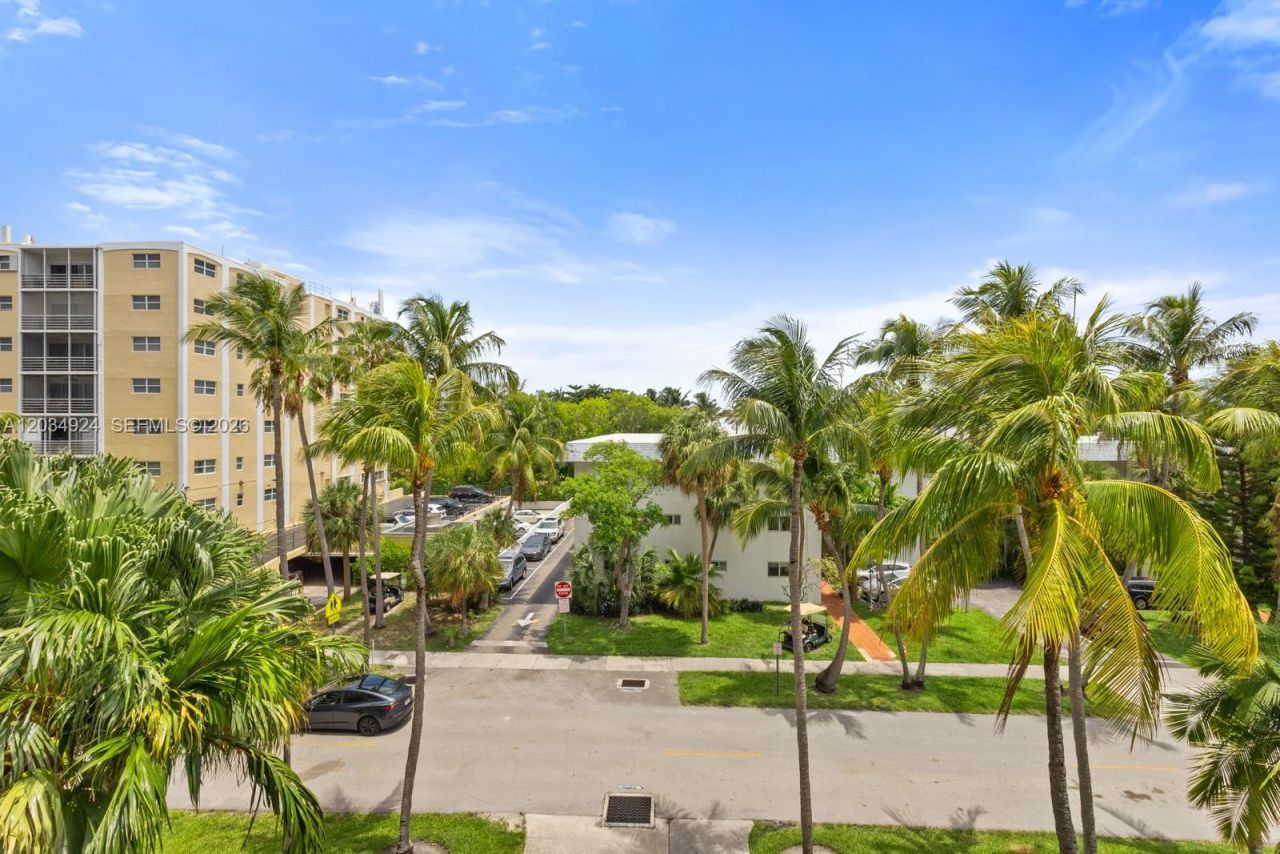 575 Crandon Blvd, Unit 413, Key Biscayne, FL 33149 Photo