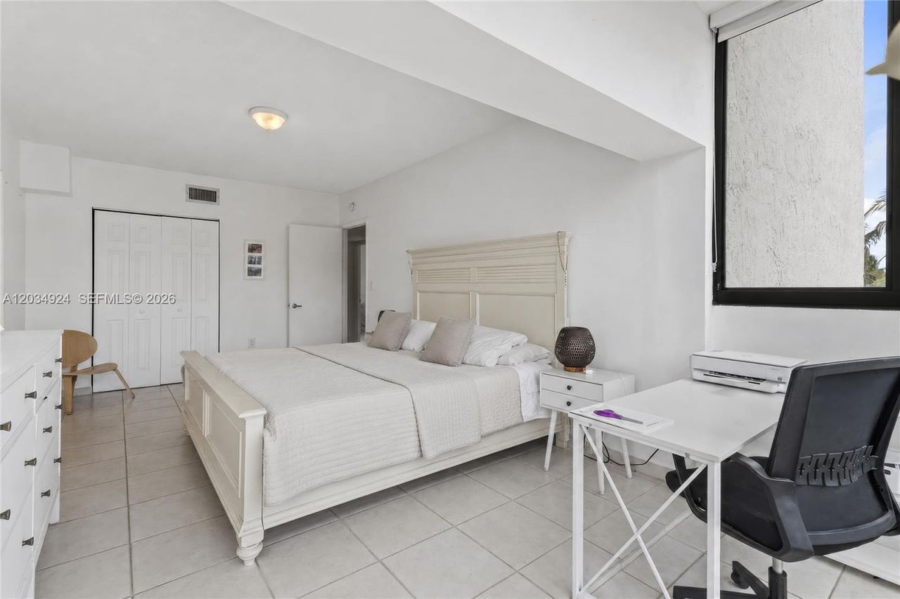 575 Crandon Blvd, Unit 413, Key Biscayne, FL 33149 Photo