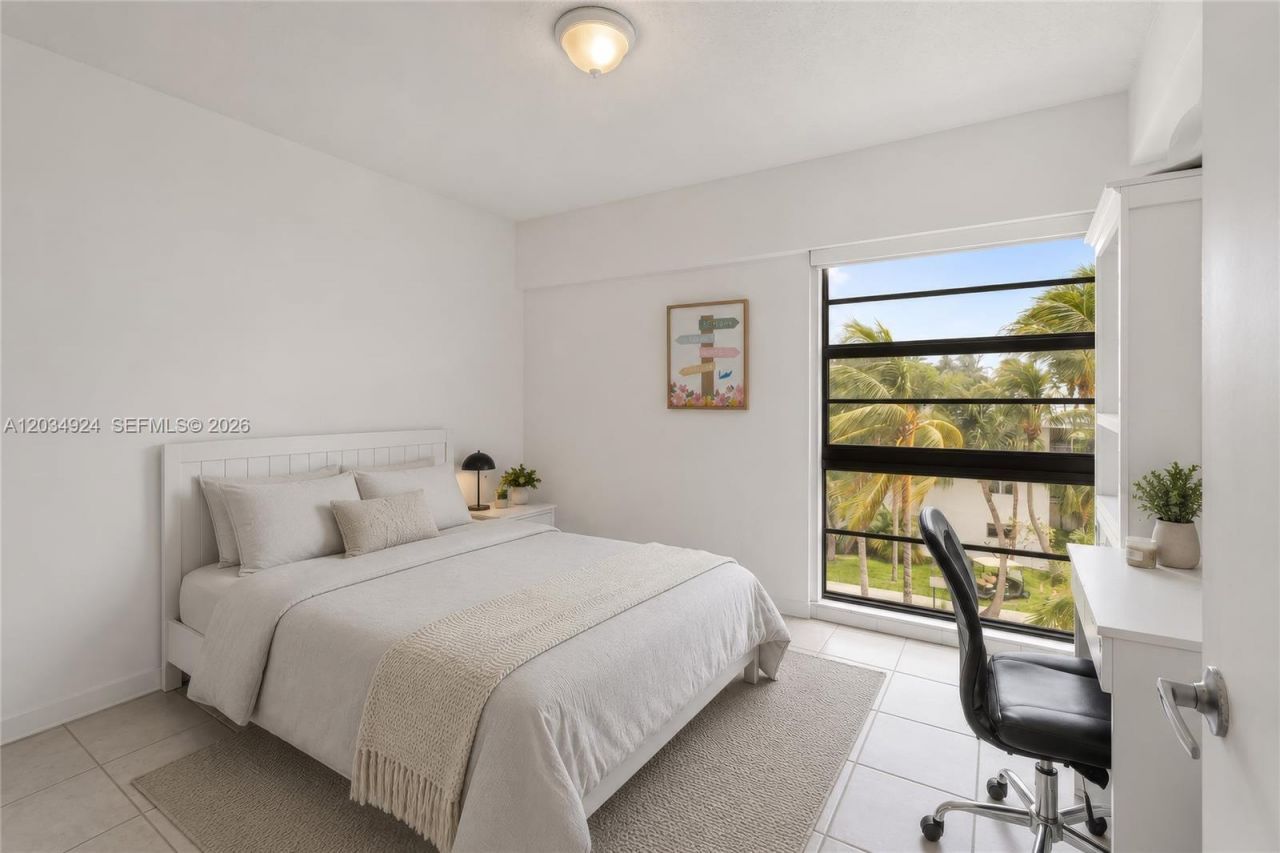 575 Crandon Blvd, Unit 413, Key Biscayne, FL 33149 Photo