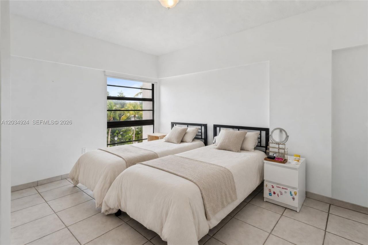 575 Crandon Blvd, Unit 413, Key Biscayne, FL 33149 Photo