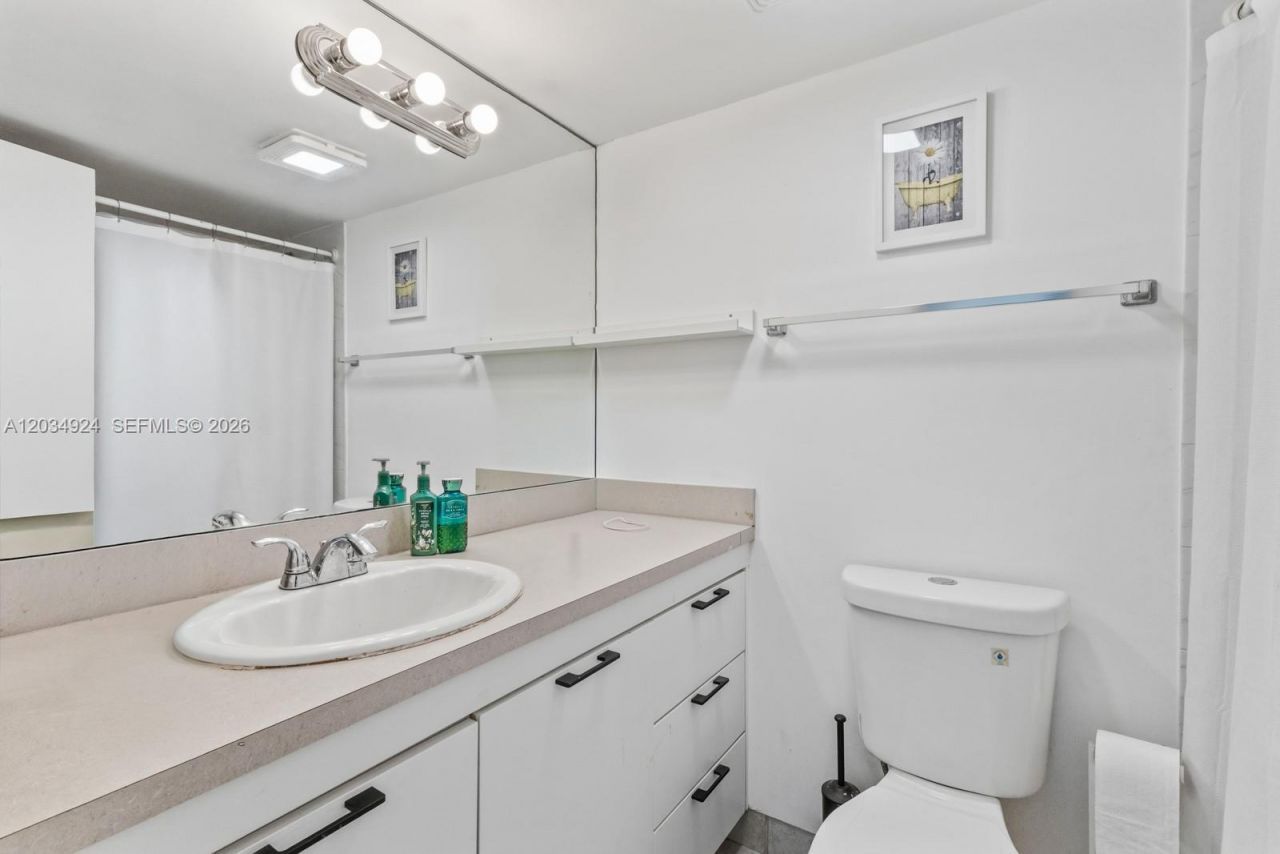 575 Crandon Blvd, Unit 413, Key Biscayne, FL 33149 Photo
