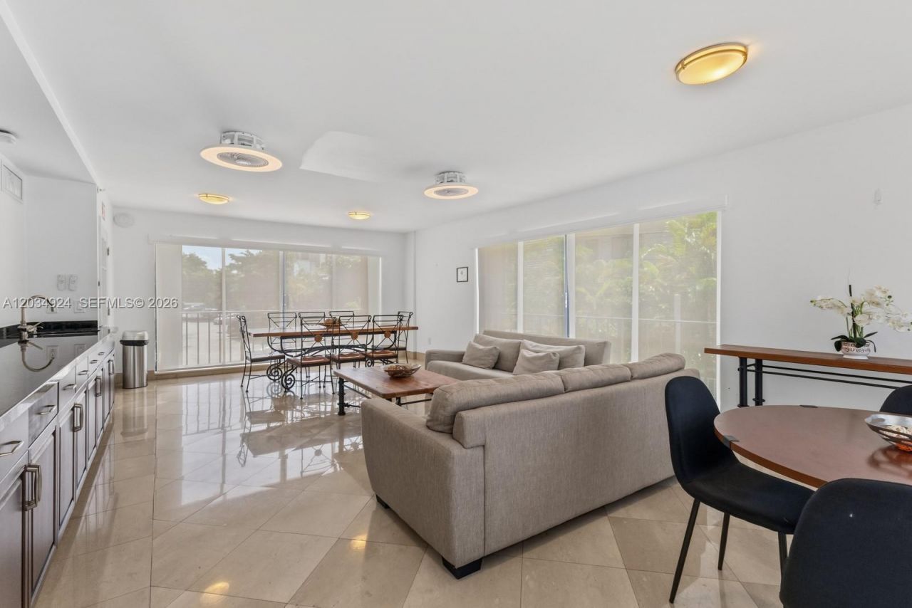 575 Crandon Blvd, Unit 413, Key Biscayne, FL 33149 Photo