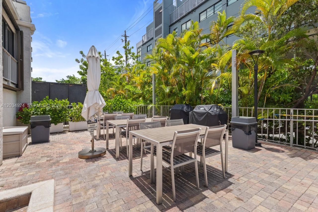 575 Crandon Blvd, Unit 413, Key Biscayne, FL 33149 Photo