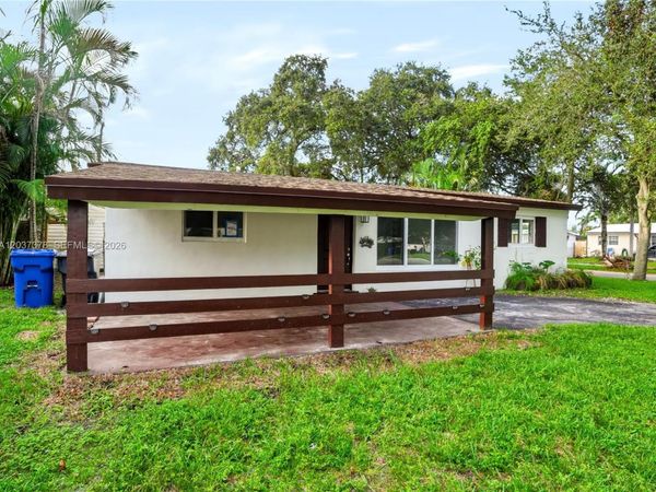 6570 Liberty St, Hollywood, FL 33024