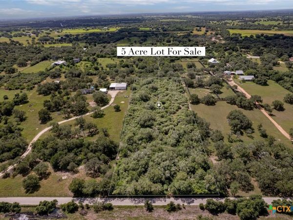 000 W Albrecht Road , Victoria, TX 77905