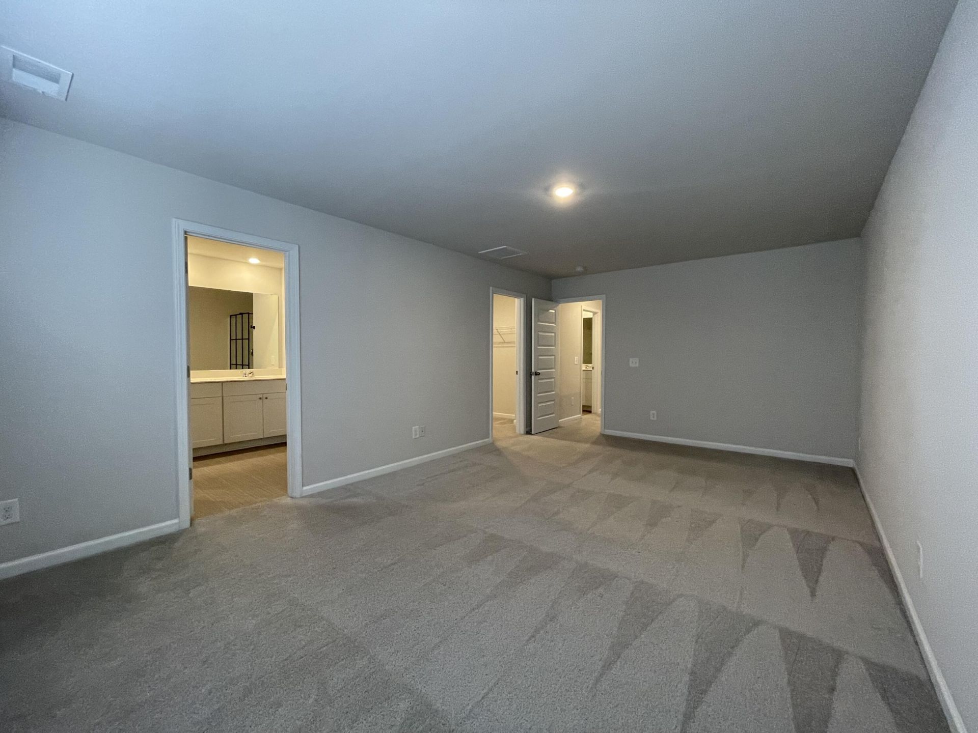 8040 Reagan Way Photo 10