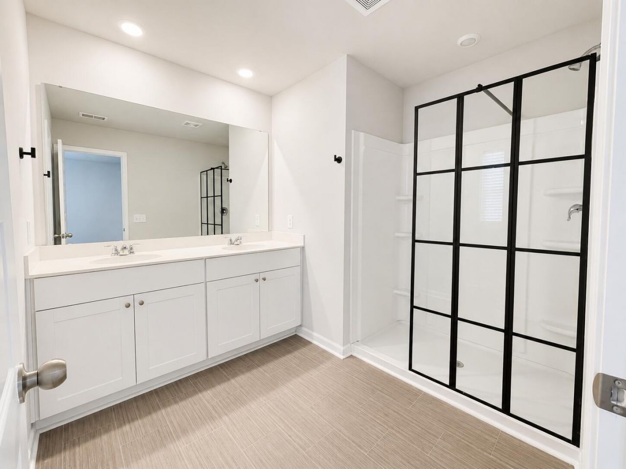 8040 Reagan Way Photo 13