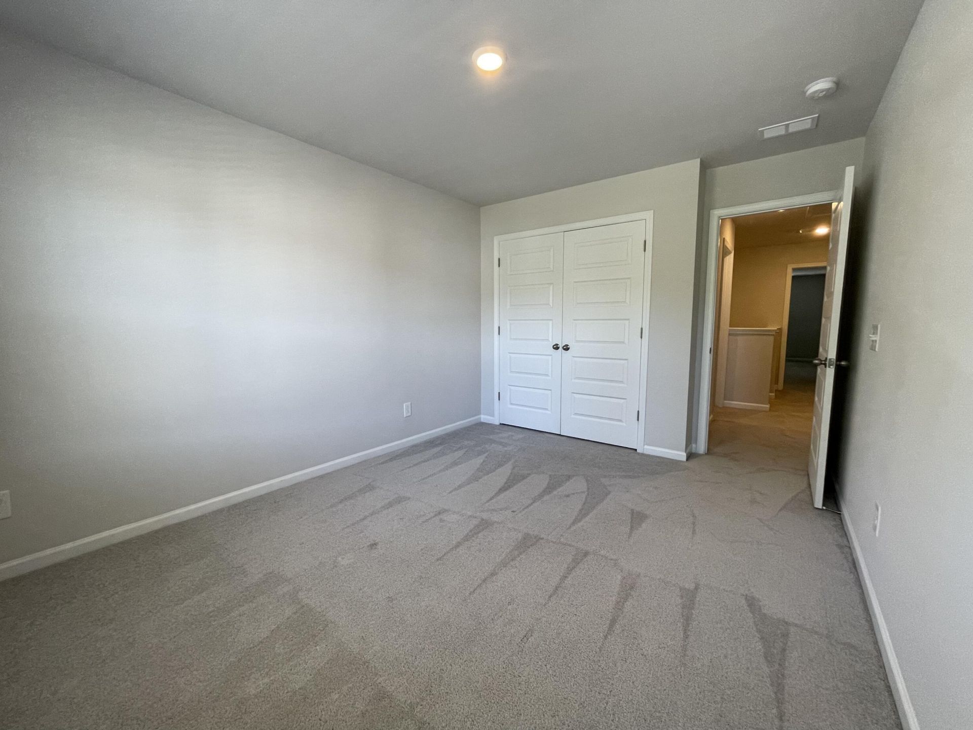 8040 Reagan Way Photo 18