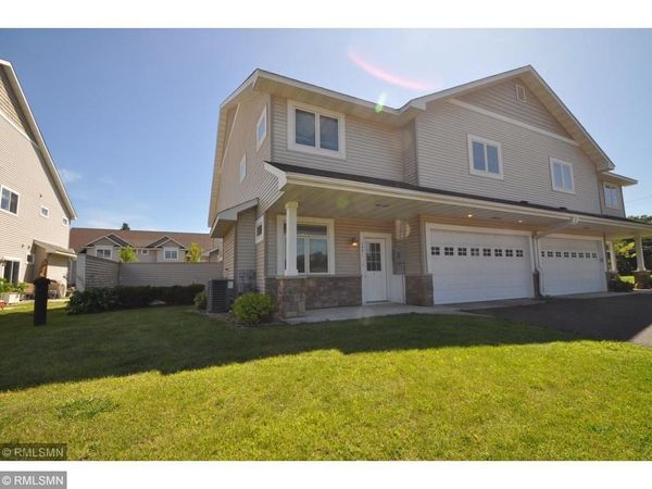 1281 County Road D Circle E, Vadnais Heights, MN 55109